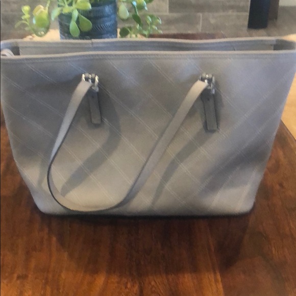 Michael Kors quilted gray leather handbag - Picture 5 of 6